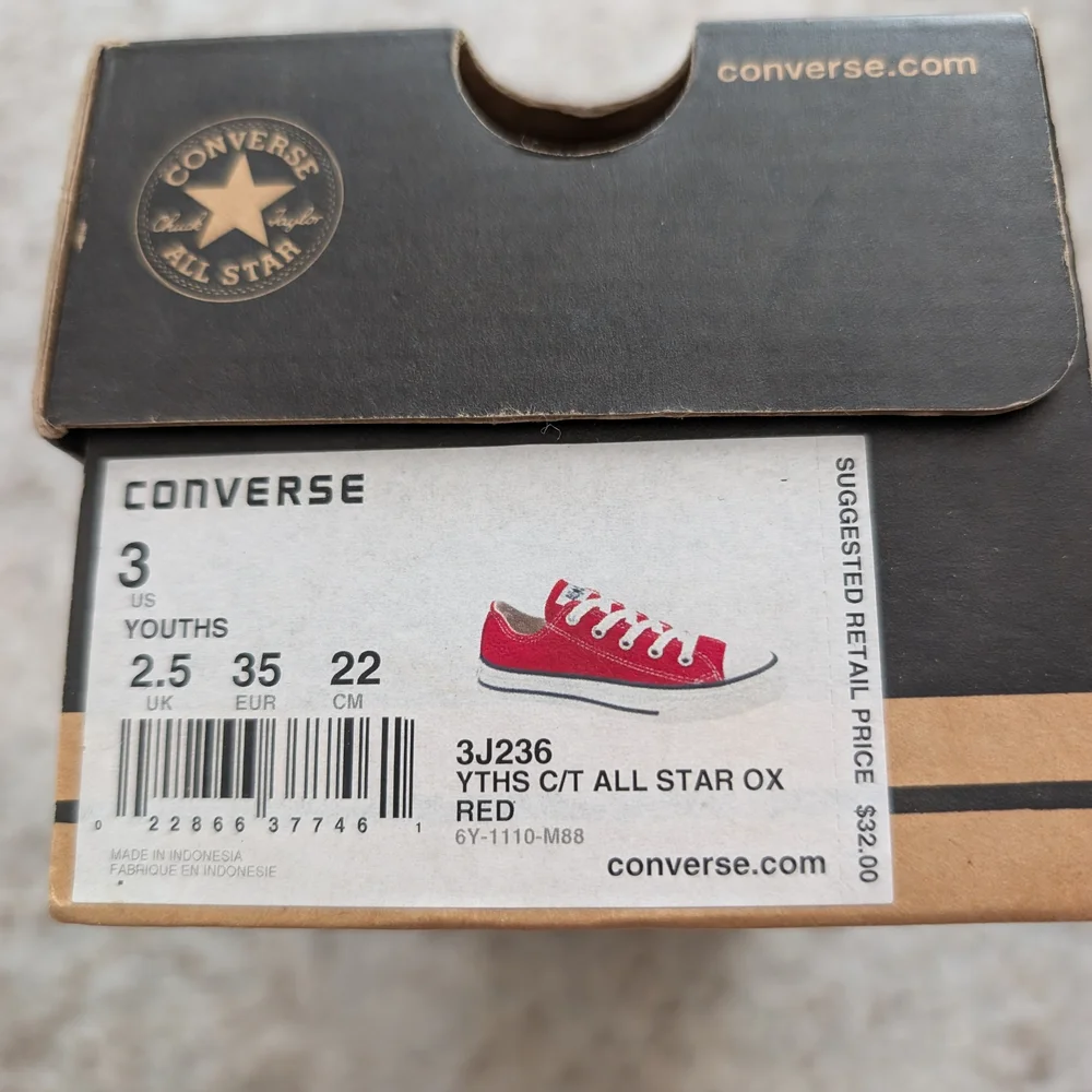 Converse - Picture 3 of 4